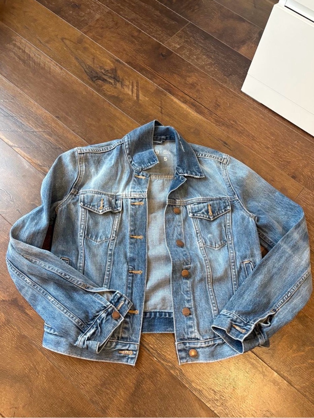GAP Light Blue Denim Jean Jacket - Women's